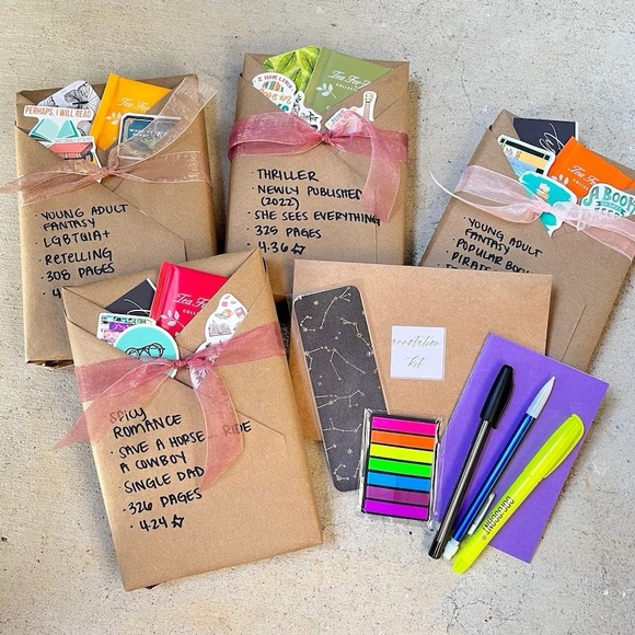 Blind Date with a Book🍎📚‎ - Picture 3 of 5